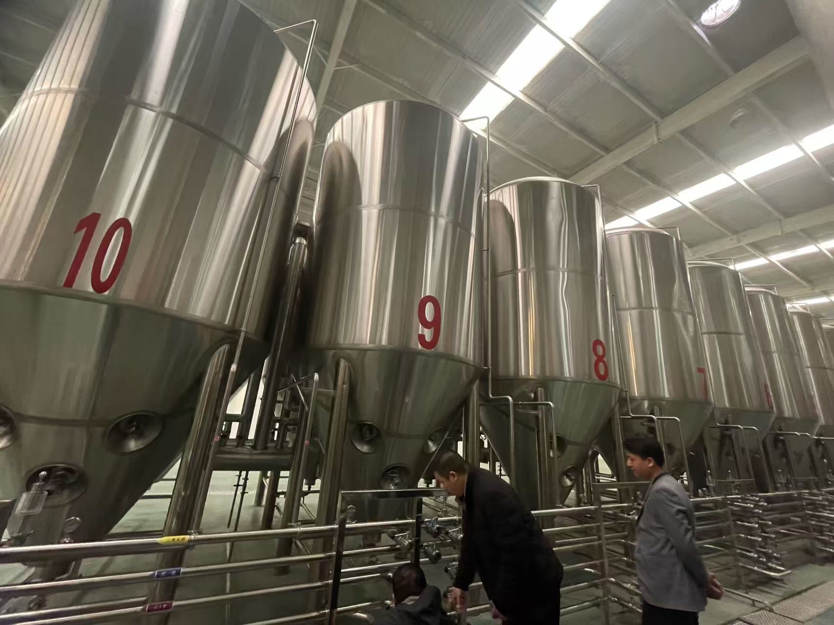 江北精酿啤酒设备厂—平面布置、设备设计、制造、调试、培训等一条龙服务